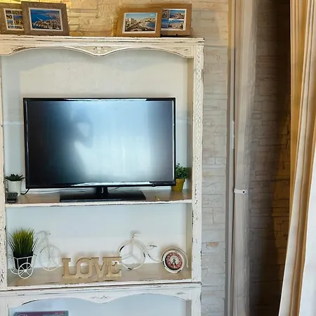 Hill House * Кавала