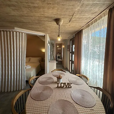 דירה Hill House *